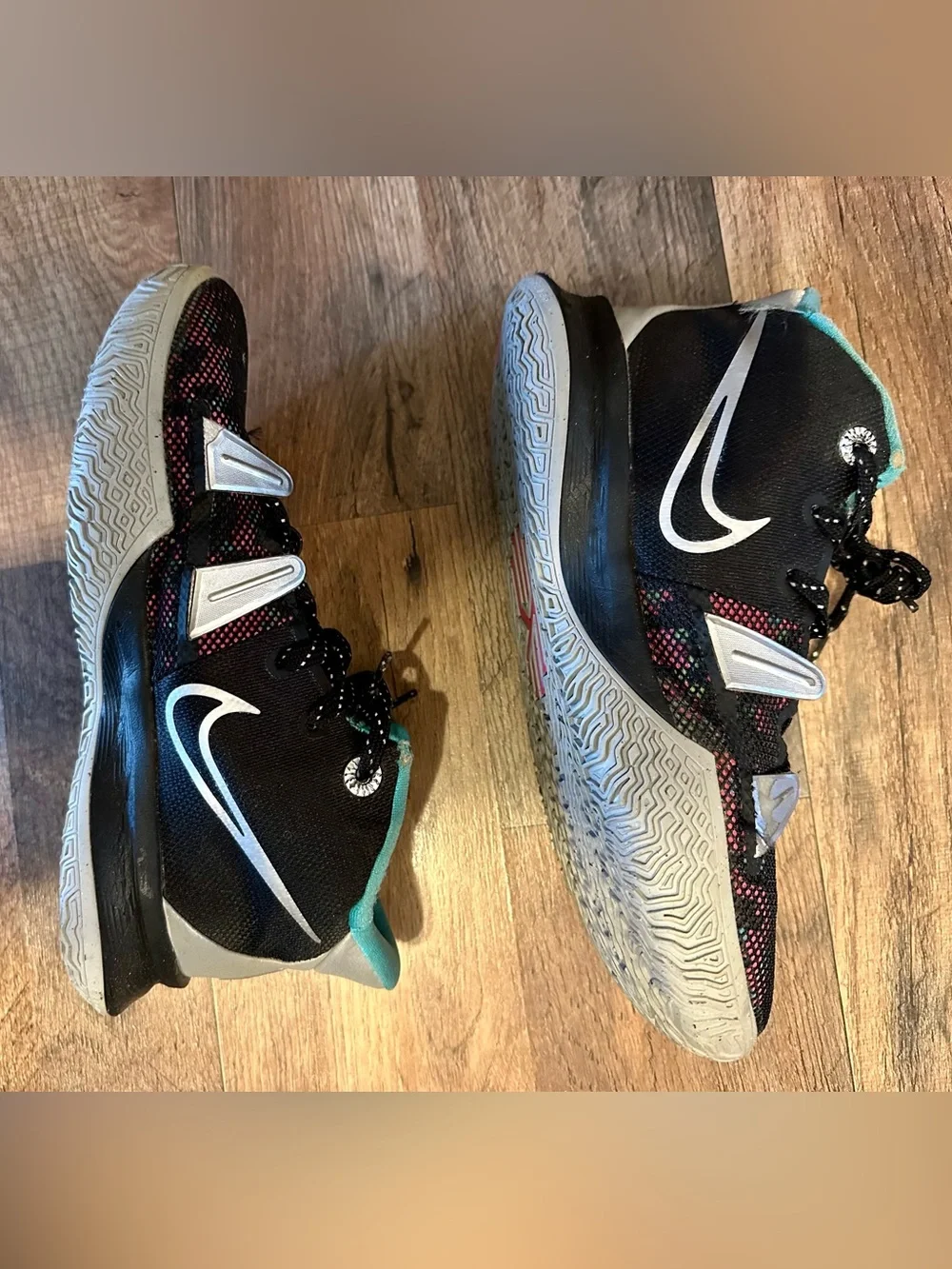 Nike Kyrie 7 sneakers GS size 5Y
